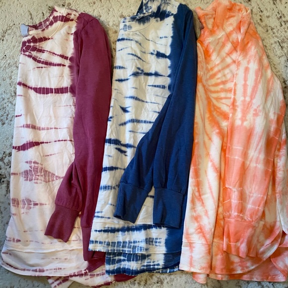 New 🌈 Soft Tye dye lounge top - Picture 3 of 3